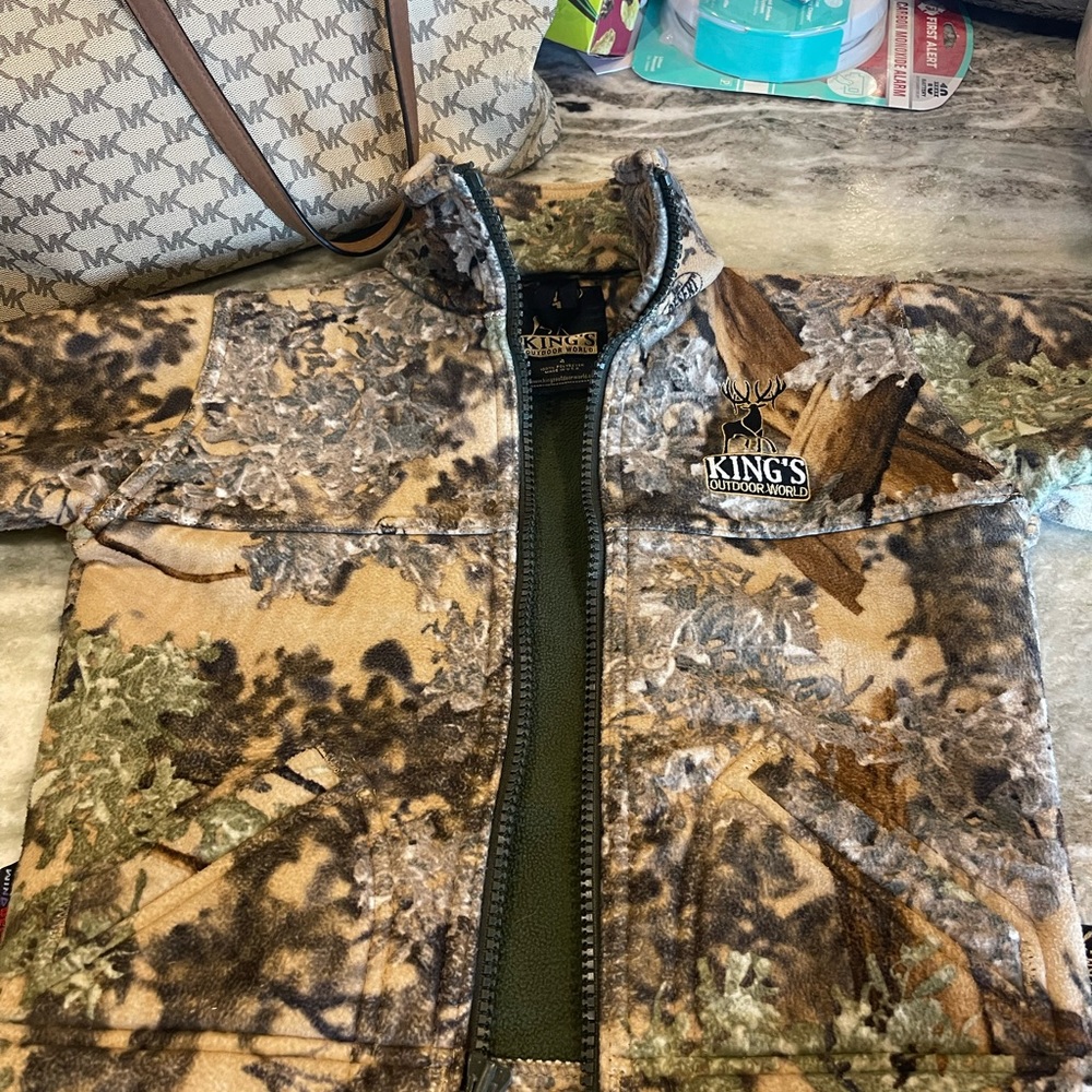 King’s outdoor World boys jacket. Size 4